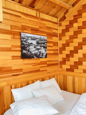 Bungalow estándar, vistas al jardín | Escritorio, espacio para trabajar con un portátil, camas supletorias