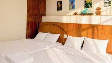 Family Room, Hill View | Desk, laptop workspace, rollaway beds, free WiFi