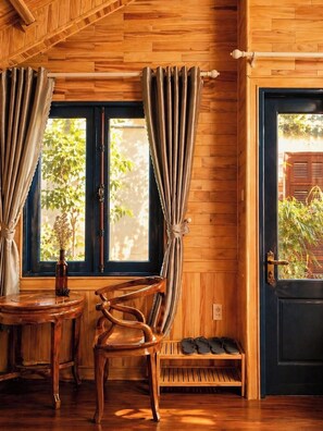 Bungalow Standard, vista giardino | Una scrivania, postazione laptop, letti aggiuntivi (a pagamento)