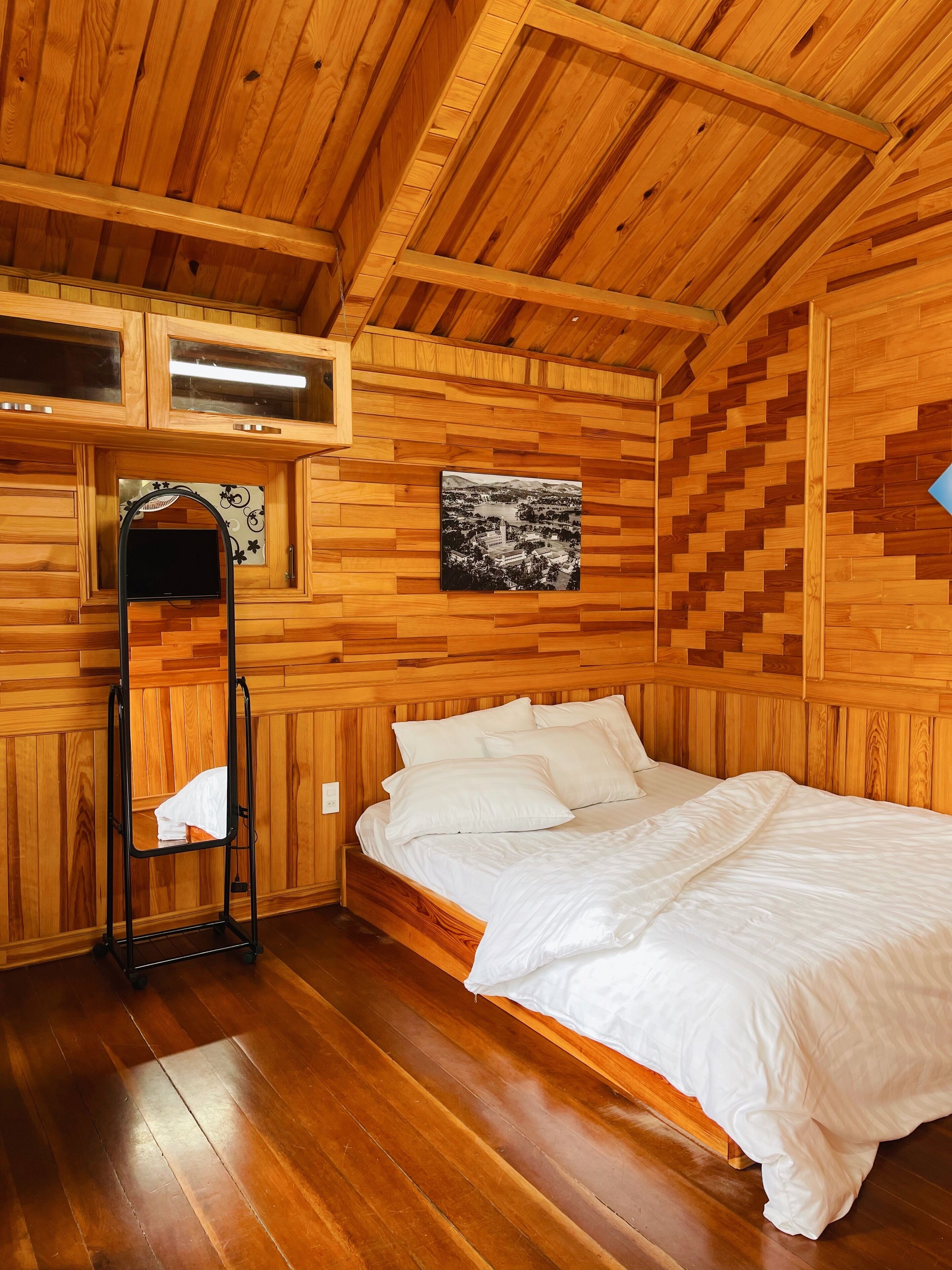 Bungalow estándar, vistas al jardín | Escritorio, espacio para trabajar con un portátil, camas supletorias