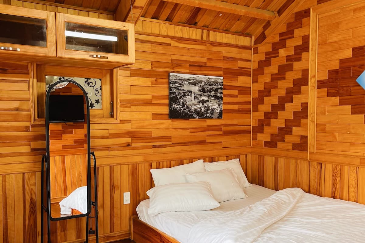 Bungalow Standar, pemandangan kebun | 1 kamar tidur, meja kerja, dan ruang kerja ramah laptop