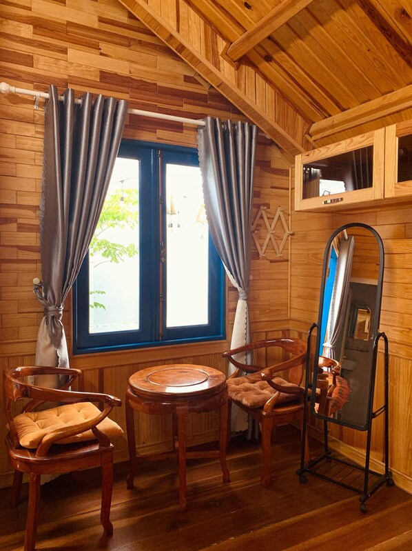 Bungalow estándar, vista al jardín | Servicios de la habitación