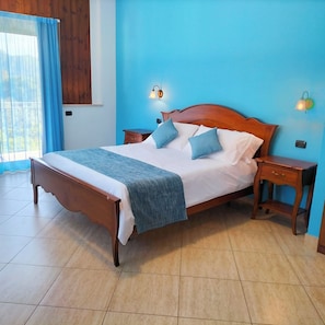 Panoramic Room, Garden View | Desk, laptop workspace, iron/ironing board, free WiFi - Villa Gloria (Gaggi)