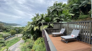 Outdoor pool, open 8:30 AM to 9:30 PM, free cabanas, sun loungers - Stephna Residence (Mahé Island)