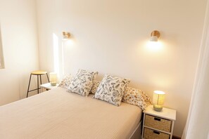 2 bedrooms, iron/ironing board, free WiFi, bed sheets - Appartement with garden, swimming pool and jaccuzzi, 50meters from the beach (Argelès-sur-Mer)