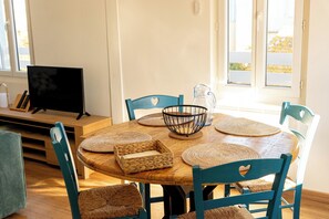 Dining - Appartement with garden, swimming pool and jaccuzzi, 50meters from the beach (Argelès-sur-Mer)