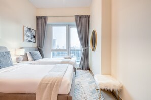 2 bedrooms, iron/ironing board, bed sheets - Luxury Stay at Madison 2bedroom Balcony (Dubai)