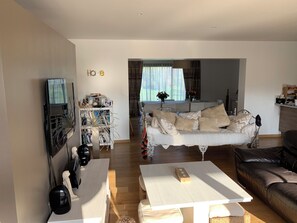 Smart TV, ping pong - Villa Contemporaine en Bois d (SAINT MORILLON)