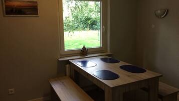 Standard-Apartment | Eigene KĂŒche | Mikrowelle, Wasserkocher, Toaster, RĂŒhrgerĂ€t