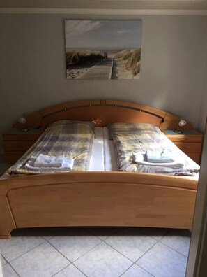 Apartment | 2 bedrooms, travel cot, free WiFi, bed sheets - Ferienwohnung Tante Lise (Süderlügum)