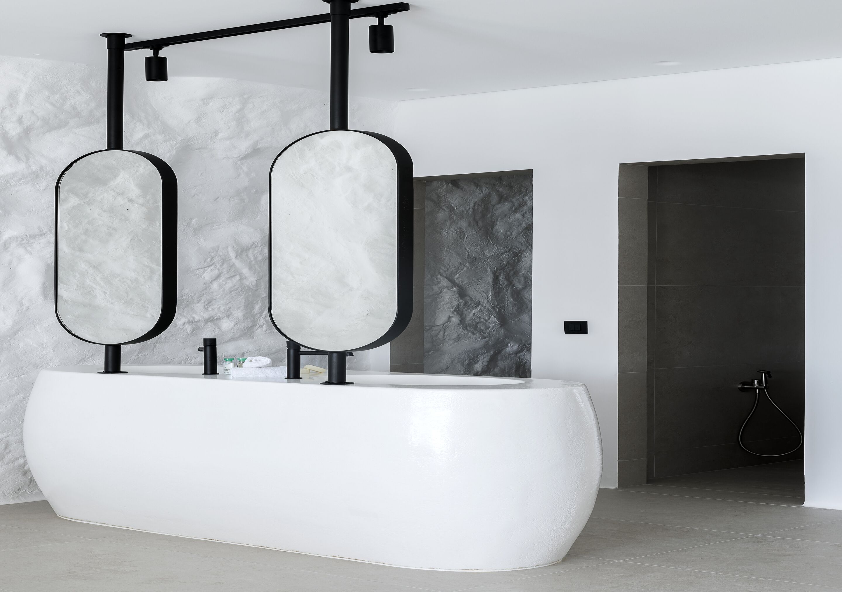 Photo - WhiteArt Suites