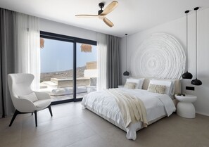 Minibar, in-room safe, blackout curtains, soundproofing - WhiteArt Suites (Mykonos)