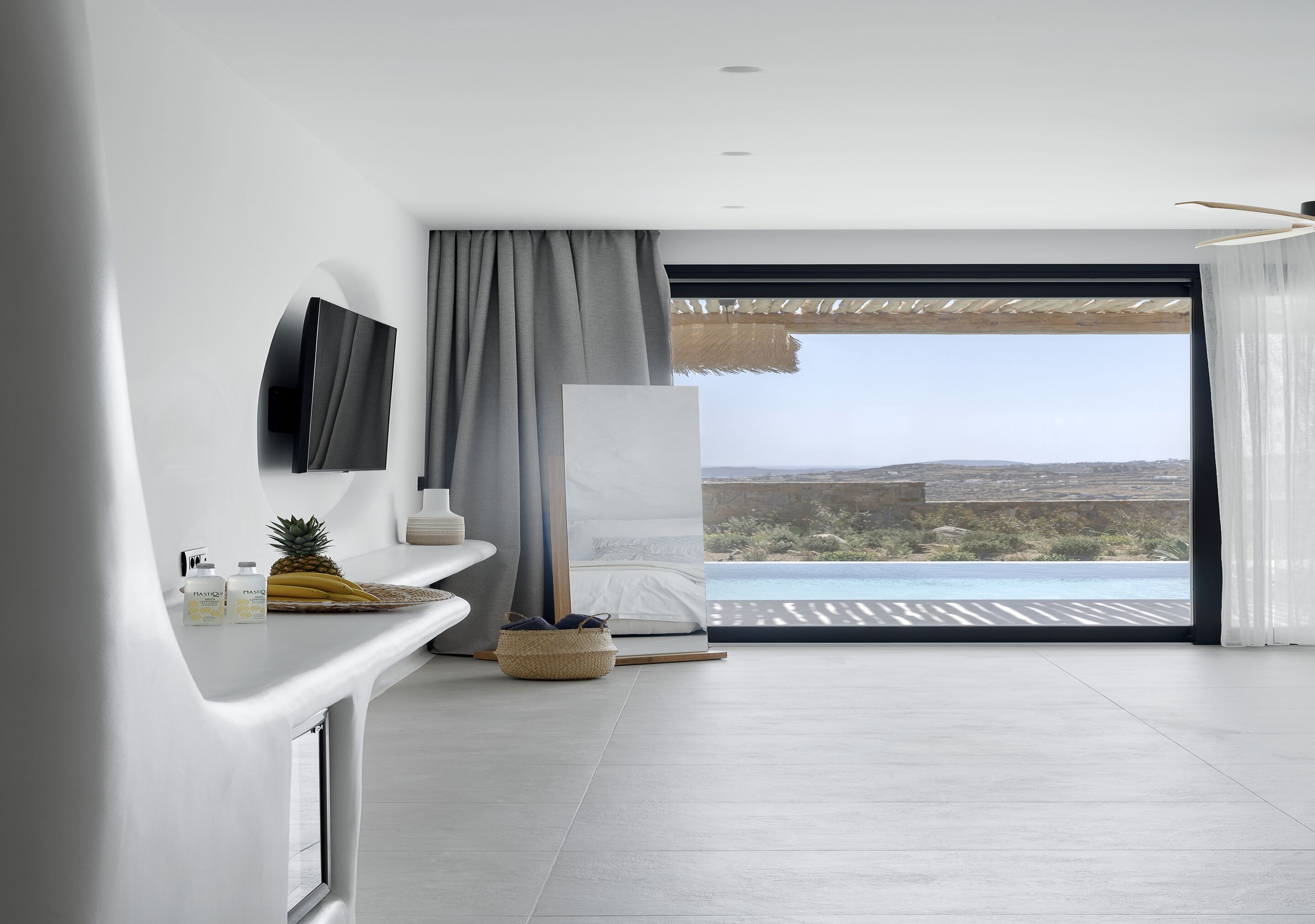 Serenity Suite | Minibar, in-room safe, blackout drapes, soundproofing