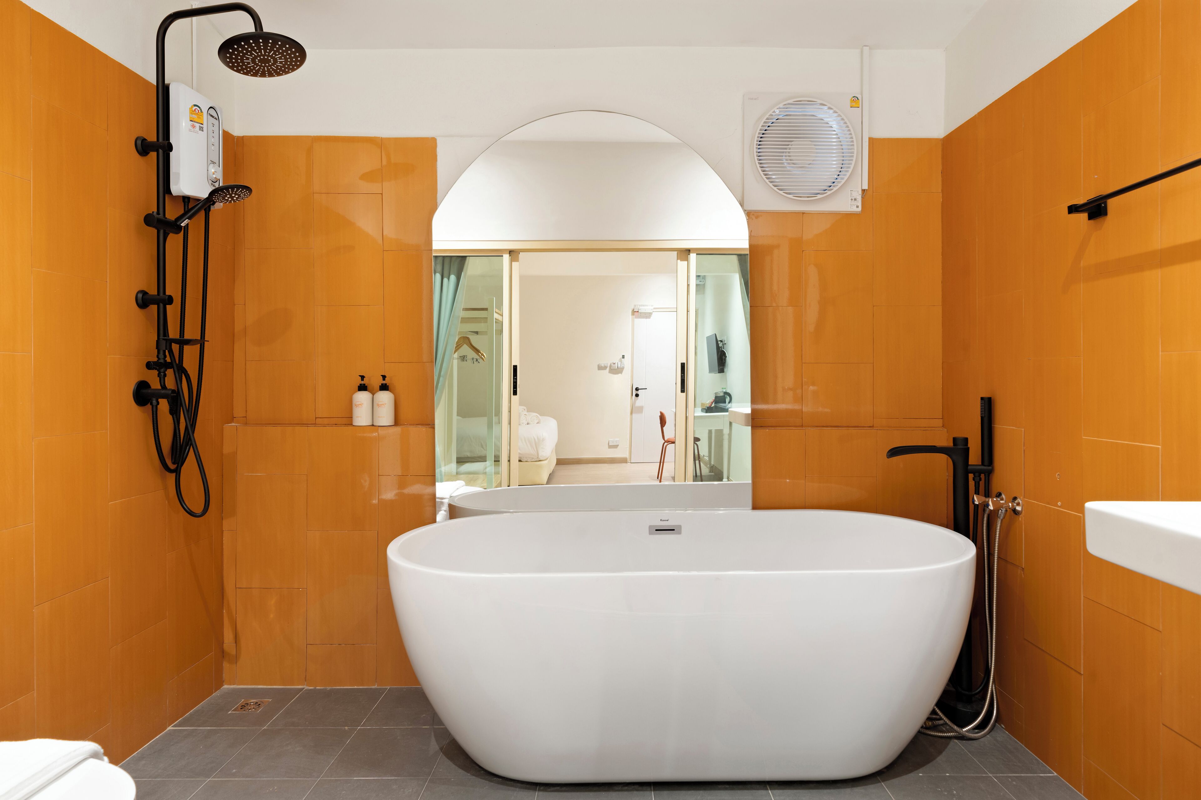 Deluxe Room, Bathtub | Deep-soaking bathtub