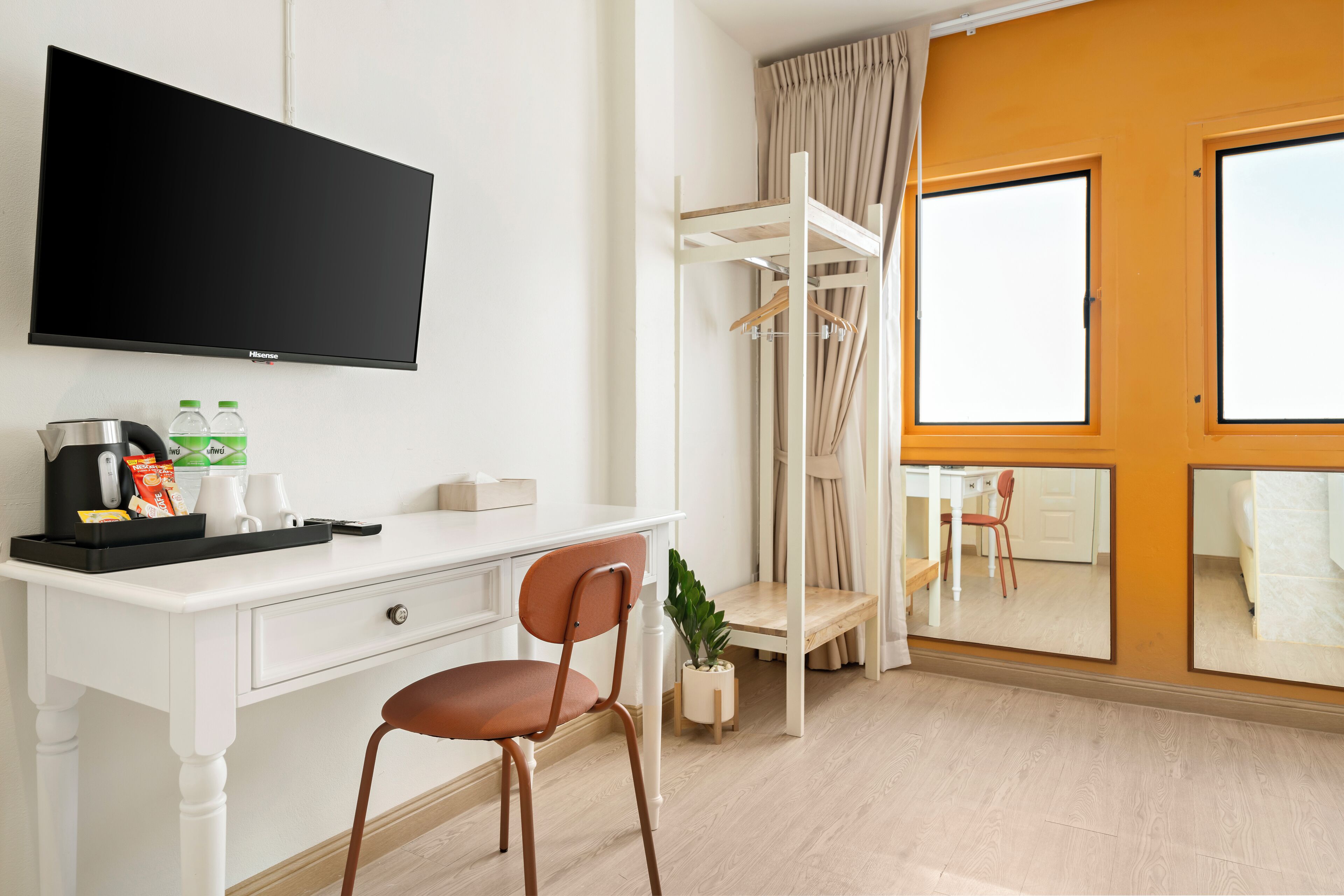 Desk, laptop workspace, free WiFi, bed sheets
