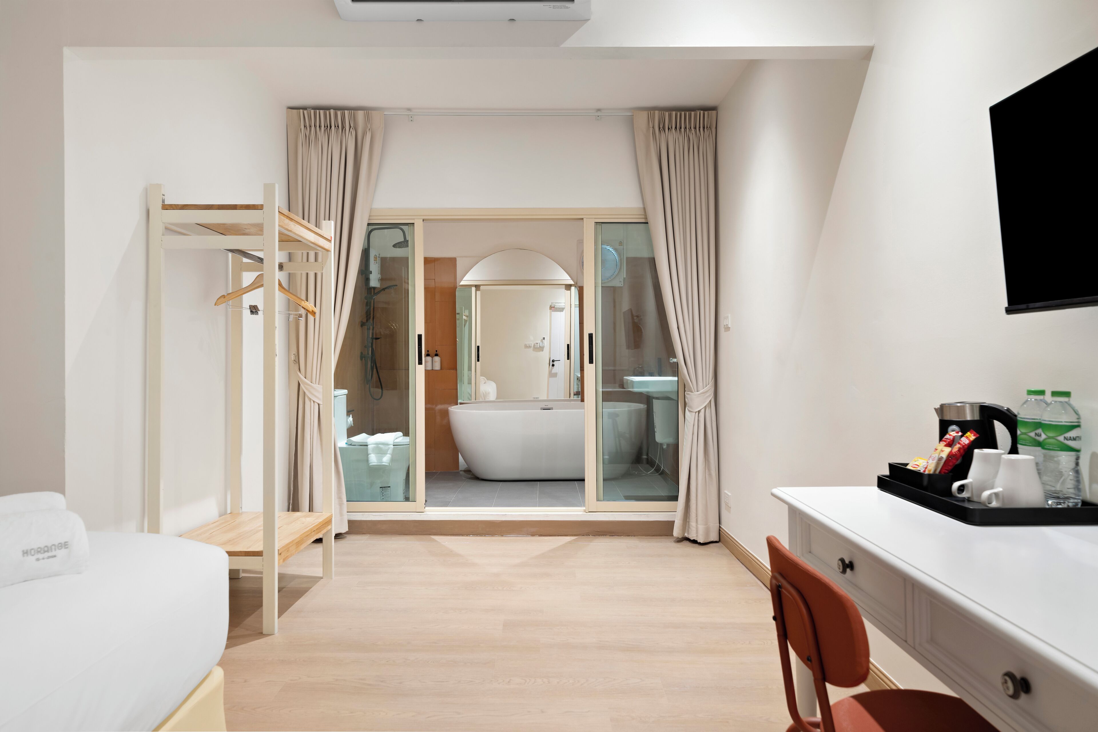 华丽客房, 浴缸 | 办公桌、笔记本电脑工作区、免费 WiFi、床单