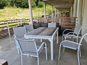 Outdoor dining - 3-Room Apartment with Terrace (Orbey)