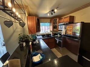 Fridge, microwave, stovetop, dishwasher