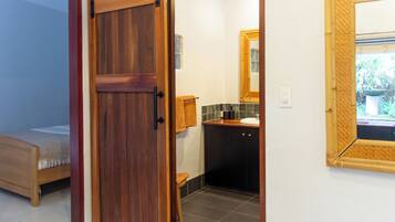 1 chambre, fer et planche Ă repasser, Wi-Fi, draps fournis