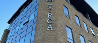 PARADISE - AWAY - FROM - HOME.
6 minutes walk to the train and bus station, etc.