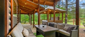 Between The Pines Cabin