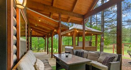 Between The Pines Cabin