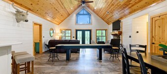 Between The Pines Cabin