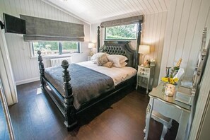 Deluxe Suite, 2 Bedrooms | Individually decorated, individually furnished, iron/ironing board - Broadoaks Country House (Windermere)