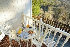 Deluxe Cabin | Individually decorated, individually furnished, iron/ironing board - Broadoaks Country House (Windermere)