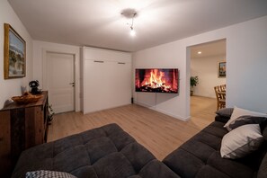 Living area - Luxurious Apartment, comfortable for 1-2 families with 2 bathrooms, Pet friendly (Jesenice)