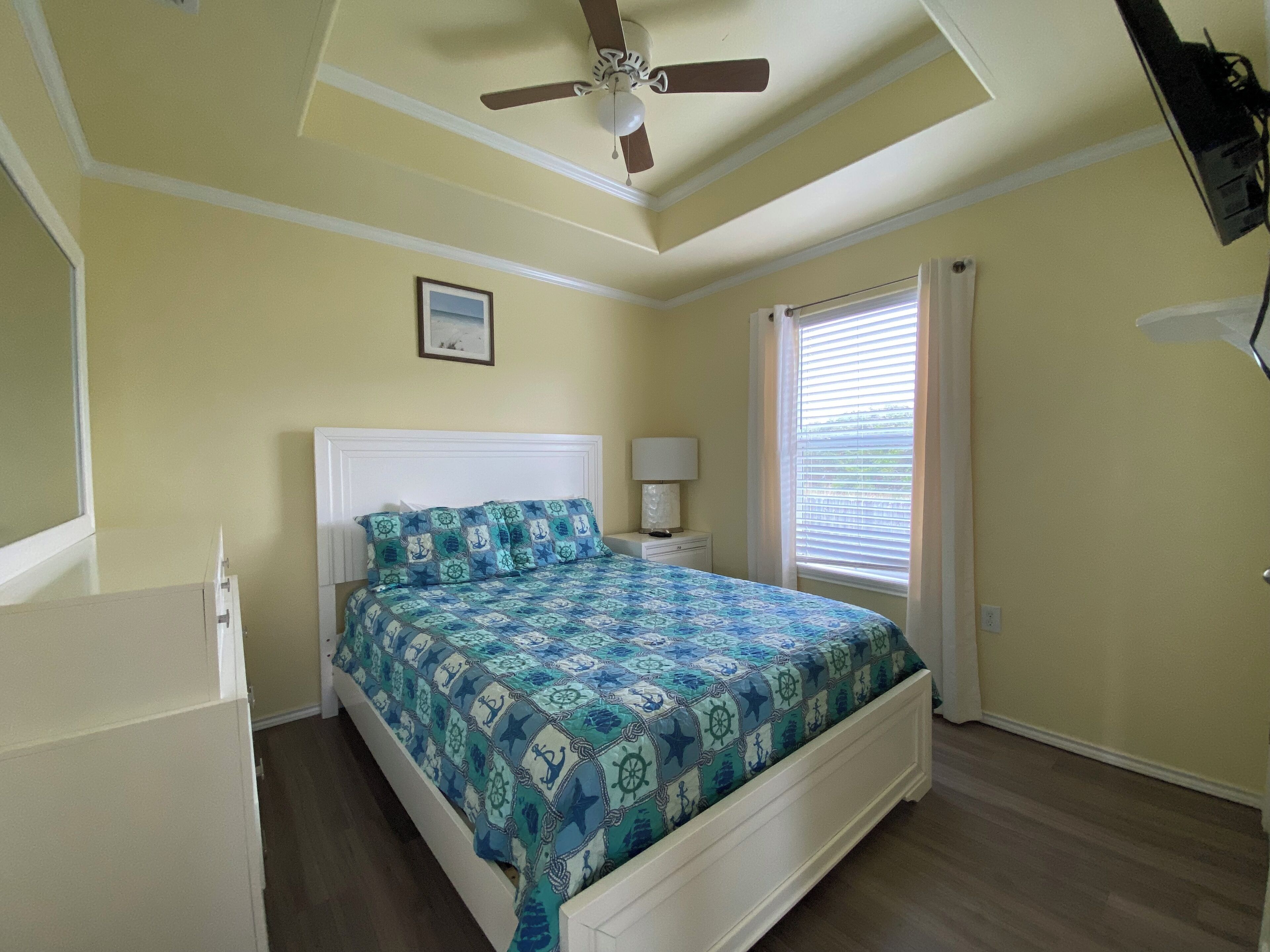 2 habitaciones, tabla de planchar con plancha y wifi gratis 