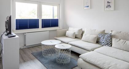 Ferienwohnung Küstenwind, fussläufig vom Strand, WLAN, eigene Terrasse, Sky
