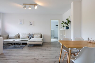 Ferienwohnung Küstenwind, Fussläufig vom Strand, Wlan, Eigene Terrasse, Sky