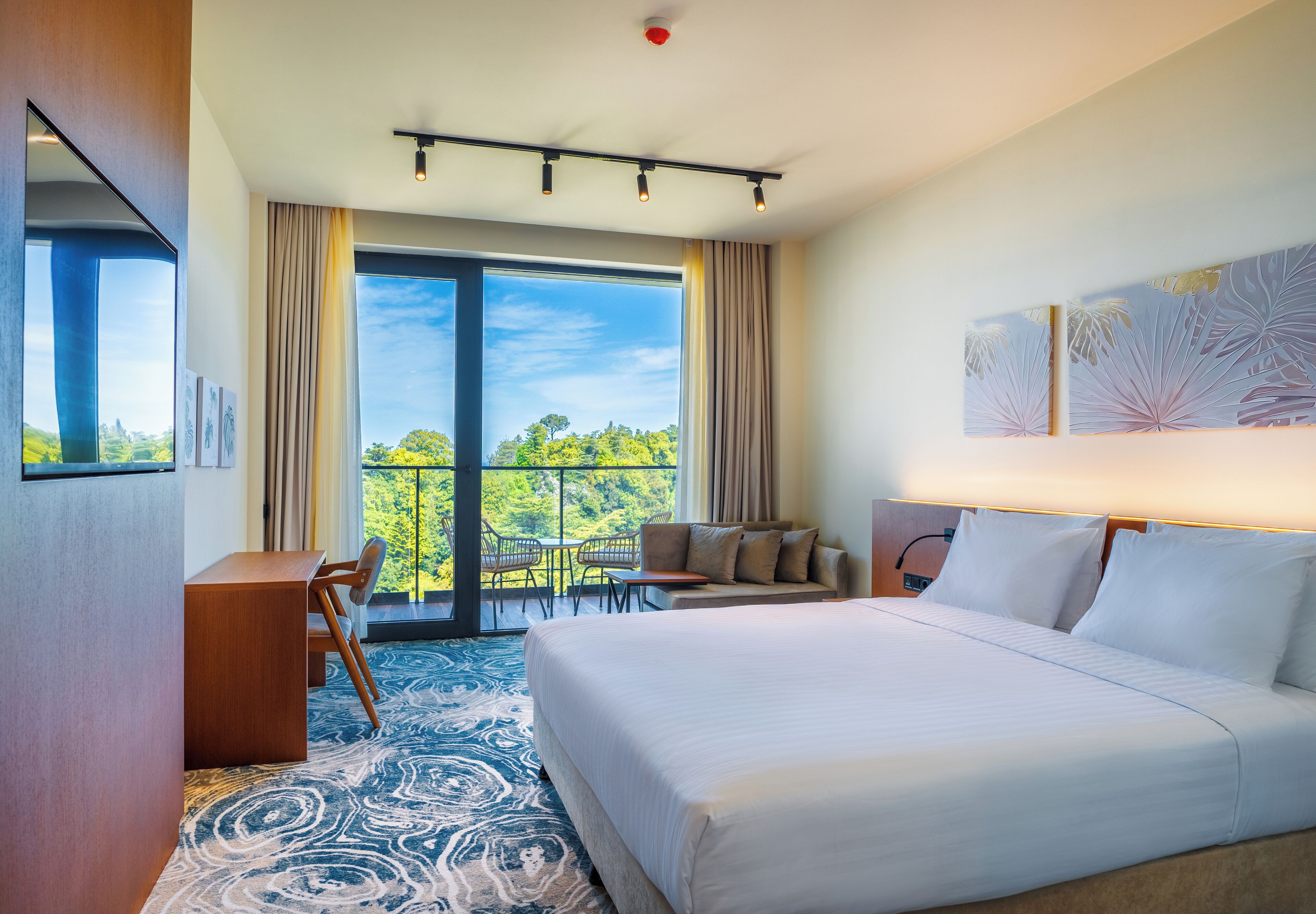 Premium bedding, minibar, in-room safe, desk