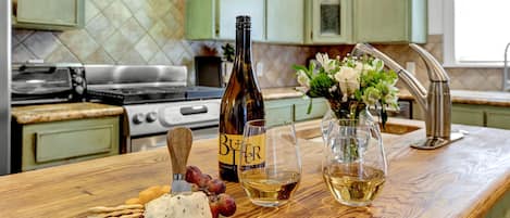 Réfrigérateur, four, plaque de cuisson, lave-vaisselle