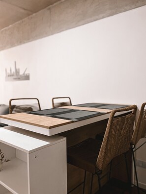 Dining - Bright and functional studio apartment in San Telmo (Buenos Aires)