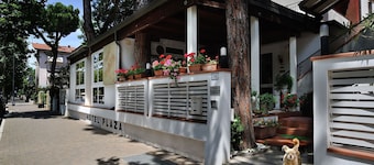 HOTEL PLAZA