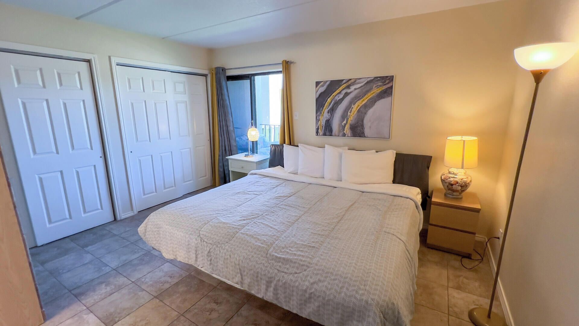 2 habitaciones, decoración personalizada y muebles diferentes 