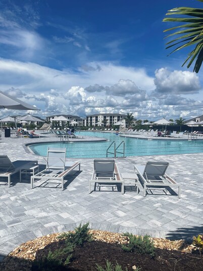 Luxury Condo! Golf Resort with pool, court sports, restaurant/bar and more!