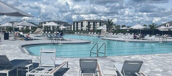 Luxury Condo! Golf Resort with pool, court sports, restaurant/bar and more!