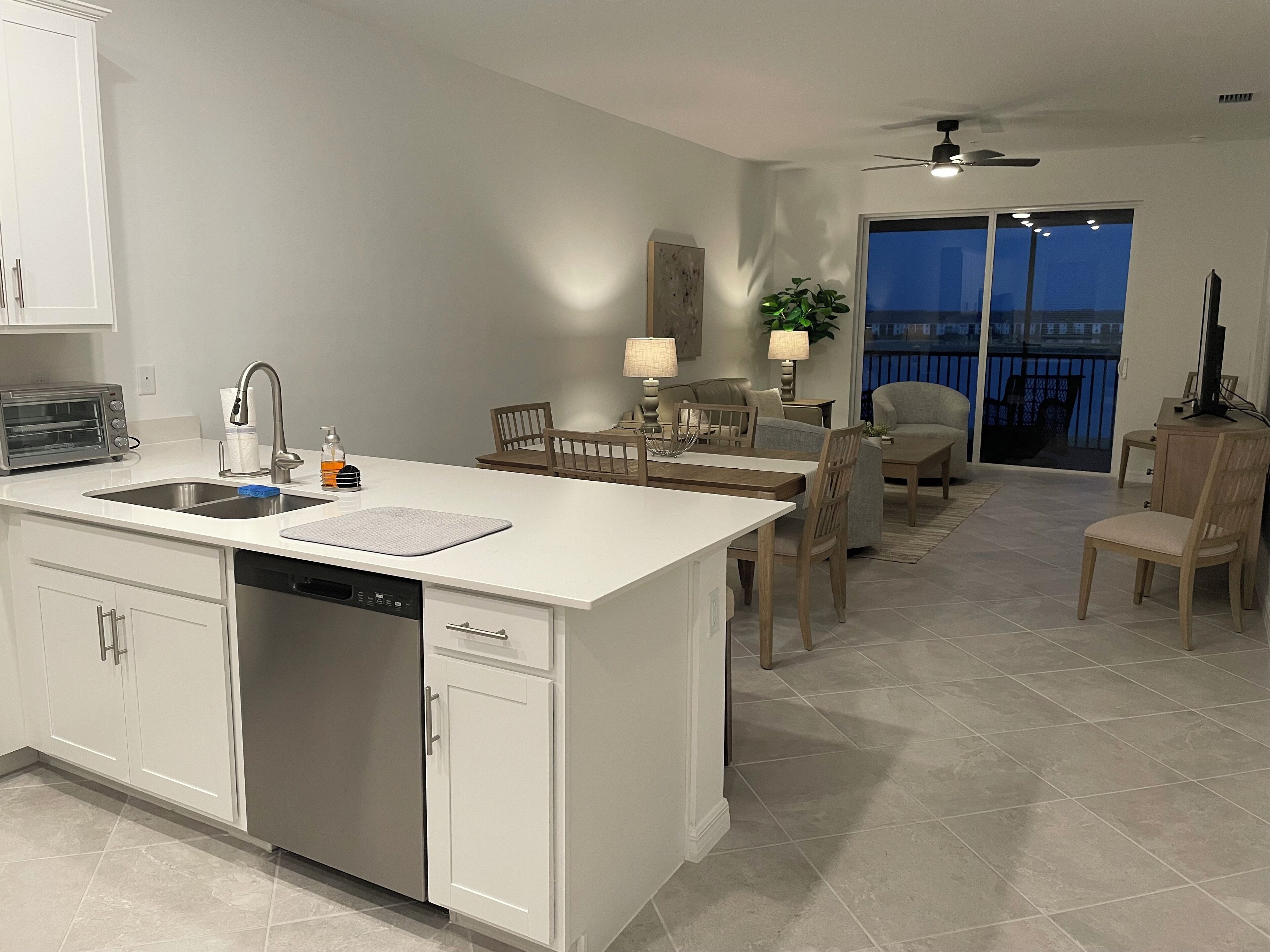 المنشأة من الداخل