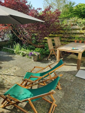 Outdoor dining - Freundliches Haus in Bergen, nah am Strand, Dünen und Gemütlichem Dorfleben (Bergen)
