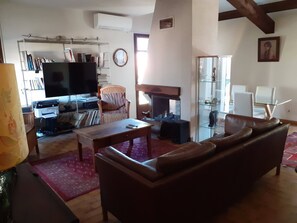 Living area - Maison Avec Piscine Dans un Jardin Arboré Proche de la Plage (Carry-le-Rouet)