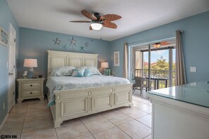 2 bedrooms, WiFi, bed sheets - Waterfront Royal Pelican 2B/2B Island Condo. Pool. Pickleball. Short Walk to Beach (Fort Myers Beach)
