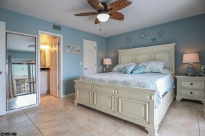 2 bedrooms, WiFi, bed sheets - Waterfront Royal Pelican 2B/2B Island Condo. Pool. Pickleball. Short Walk to Beach (Fort Myers Beach)