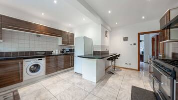 Microwave, oven, stovetop, dishwasher