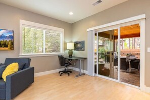 Interior - Spacious Family Mountain Retreat ~Covered Terrace ~Near Trails (Flagstaff)