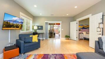 3 bedrooms, desk, travel crib, free WiFi