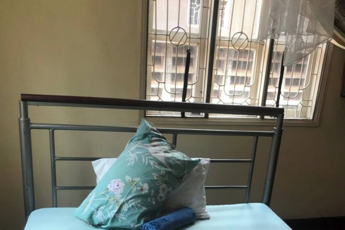 Chambre Standard, 1 grand lit, vue sur la ville | Espace de travail pour ordinateurs portables, décor unique