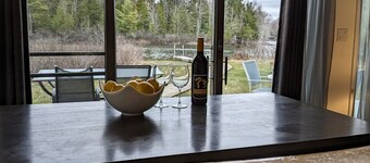 Waterfront close to Traverse City, Kayaks, Row Boat, Firepit, Dog ok, 8pl